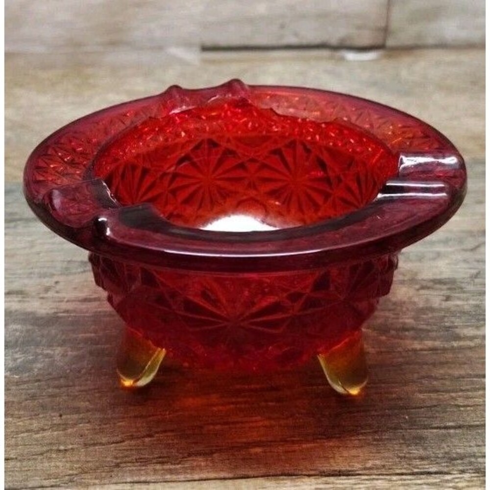 Amberina 3-Footed Fenton Trinket Dish Ashtray Daisy & Button Pattern UV Glow